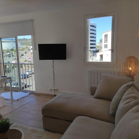 Centre Port,Studio Cosy,Vue Piscine Et Sur Le Parking Prive Ainsi Que Le Mont Saint Martin Agde Extérieur photo